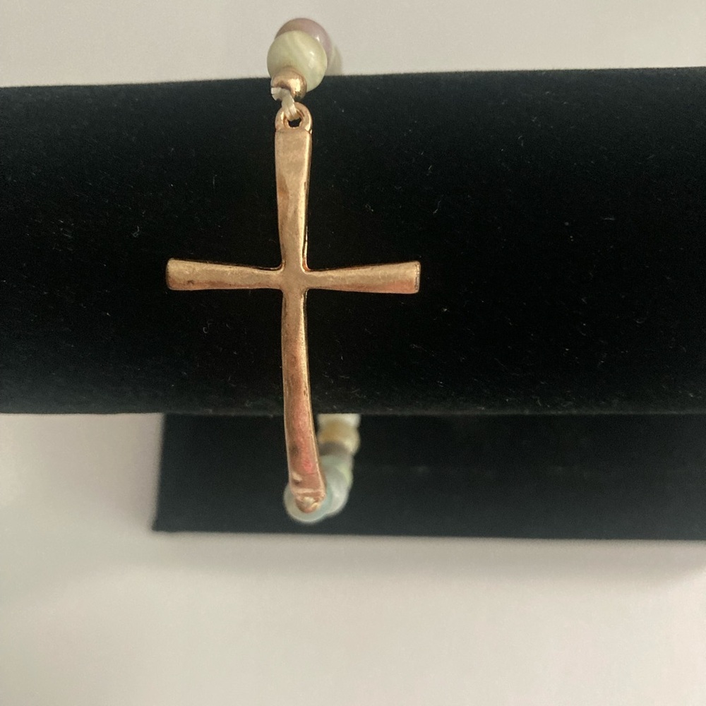 š„SPECIALš„Religious Gold Cross Stretch Bracelet. - Picture 2 of 4